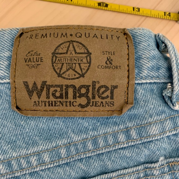 WRANGLER BERMUDA SHORTS - Picture 7 of 8